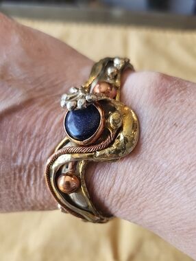 Vintage Mixed Metal Cuff Bracelet Gold Tone Silvertone And Copper Black Stone